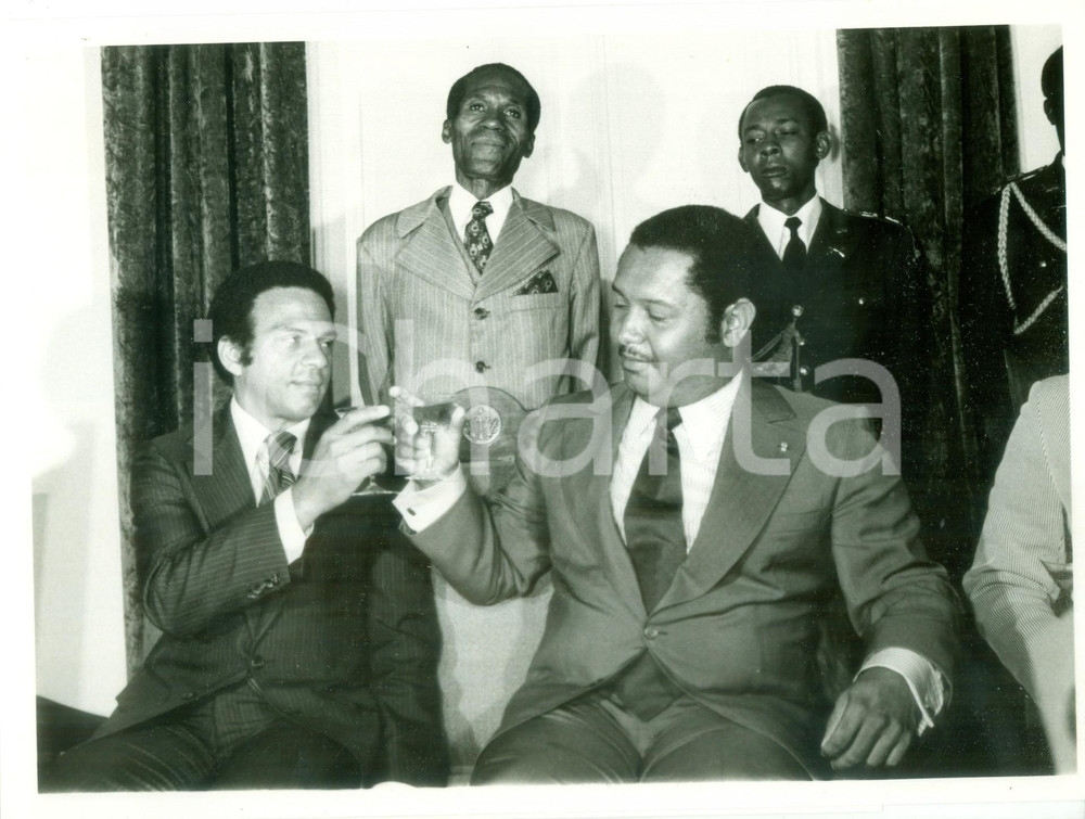 Fotografia d epoca originale 1977 PORTAUPRINCE HAITI Andrew YOUNG con Presidente JeanClaude DUVALIER Foto 1