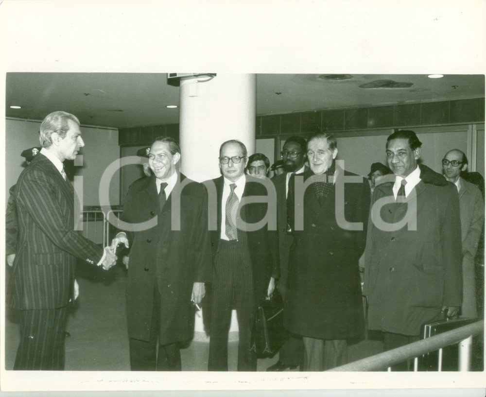 Fotografia d epoca originale 1980 NEW YORK Commissione d indagine su Reza PAHLAVI all aeroporto Fotografia 1