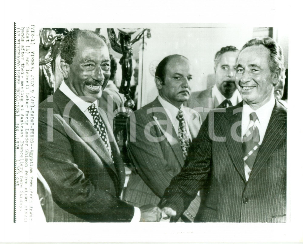 Fotografia d epoca originale 1978 WIEN AUSTRA Anwar SADAT stringe la mano a Shimon PERES Fotografia 1