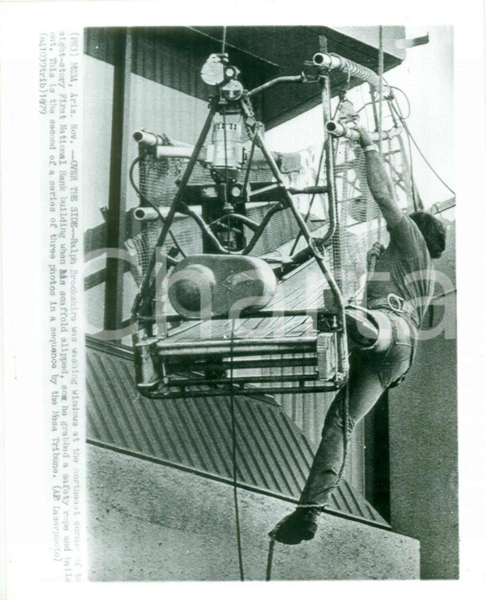 Fotografia d epoca originale 1979 MESA USA Ralph BROOKSHIRE scivola da piattaforma lavavetri Fotografia 1