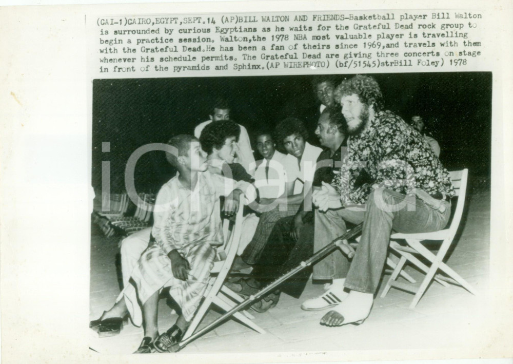 Fotografia d epoca originale 1978 IL CAIRO EGITTO Basket Bill WALTON a un concerto dei GRATEFUL DEAD Foto 1