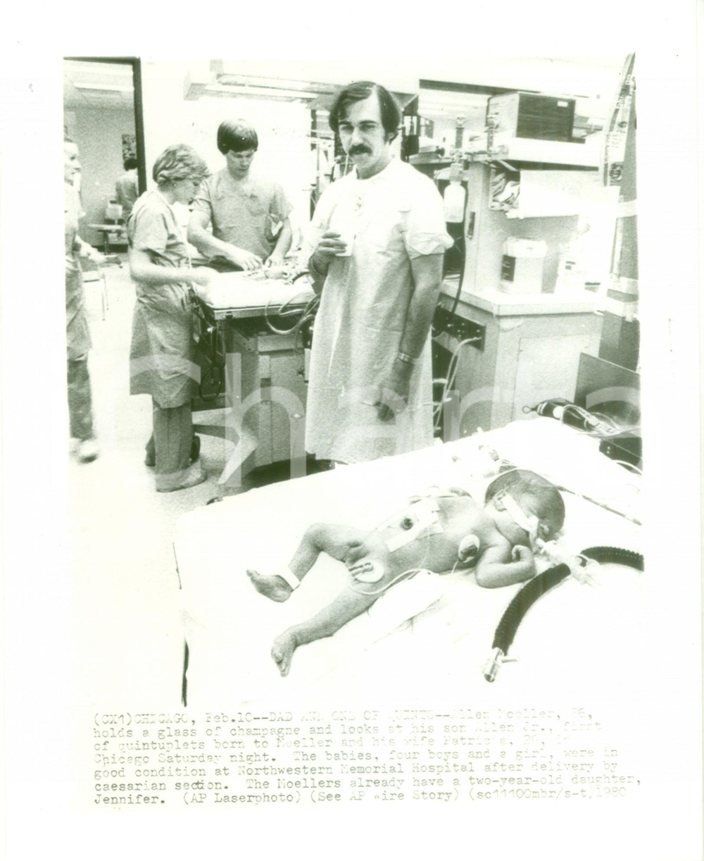 Fotografia d epoca originale 1980 CHICAGO USA Allen MOELLER brinda alla nscita del suo quinto figlio Foto 1