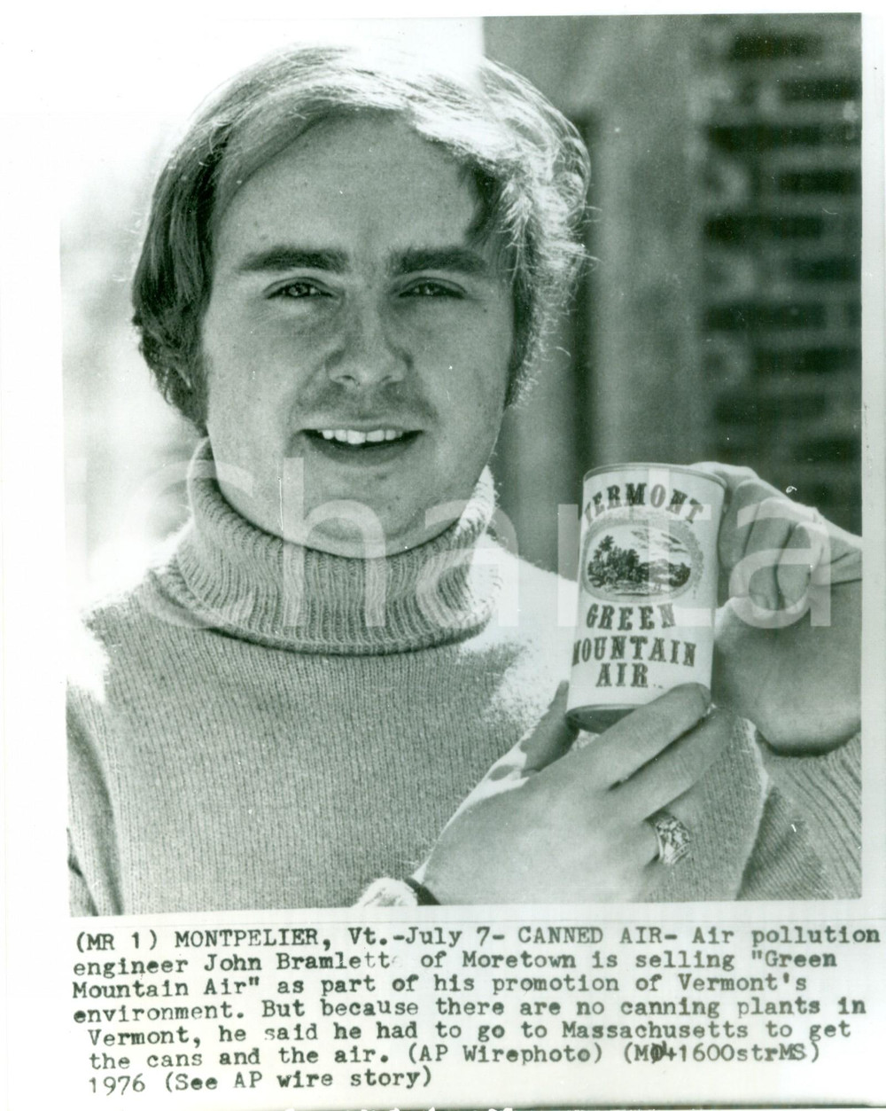 Fotografia d epoca originale 1976 MONTPELIER USA John BRAMLETT vende Green Mountain Air del VERMONT Foto 1