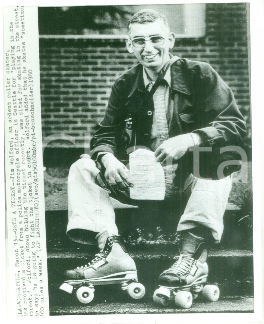 Fotografia d epoca originale 1980 SEATTLE USA Skater Jim WOLFORD multato dalla polizia Fotografia 1