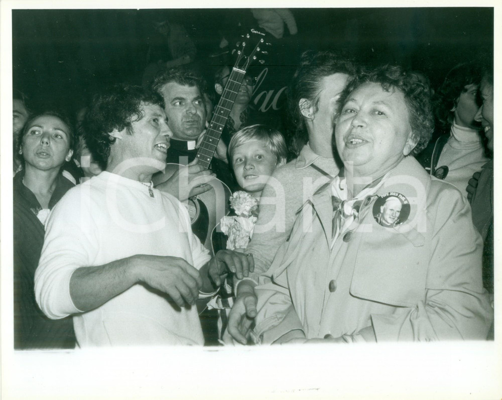 Fotografia d epoca originale 1979 NEW YORK Marion TARNOVSKI serenata a Giovanni Paolo II Fotografia 1