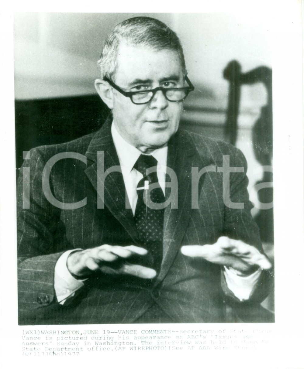 Fotografia d epoca originale 1977 WASHINGTON USA Segretario di Stato Cyrs VANCE intervistato alla ABC Foto 1