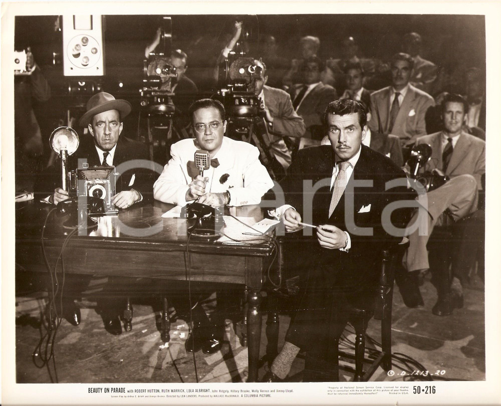 Fotografia d epoca originale 1950 BEAUTY ON PARADE Fotografi cronisti e cineprese pronti per premiazione Foto 1