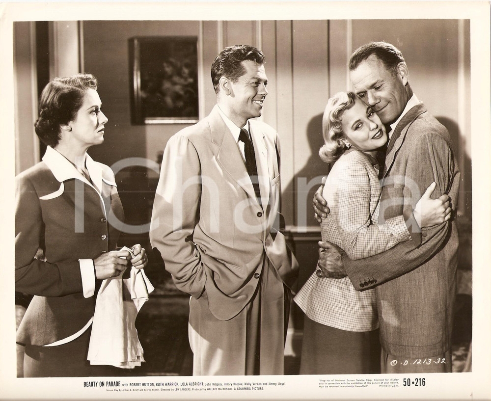 Fotografia d epoca originale 1950 BEAUTY ON PARADE Lola ALBRIGHT John RIDGELY si abbracciano Foto 20 x 25 cm 1