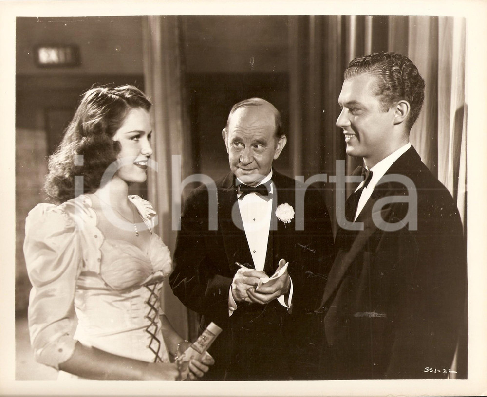 Fotografia d epoca originale 1943 CINDERELLA SWINGS IT Gloria WARREN Dick HOGAN Regia Christy CABANNE Foto 1