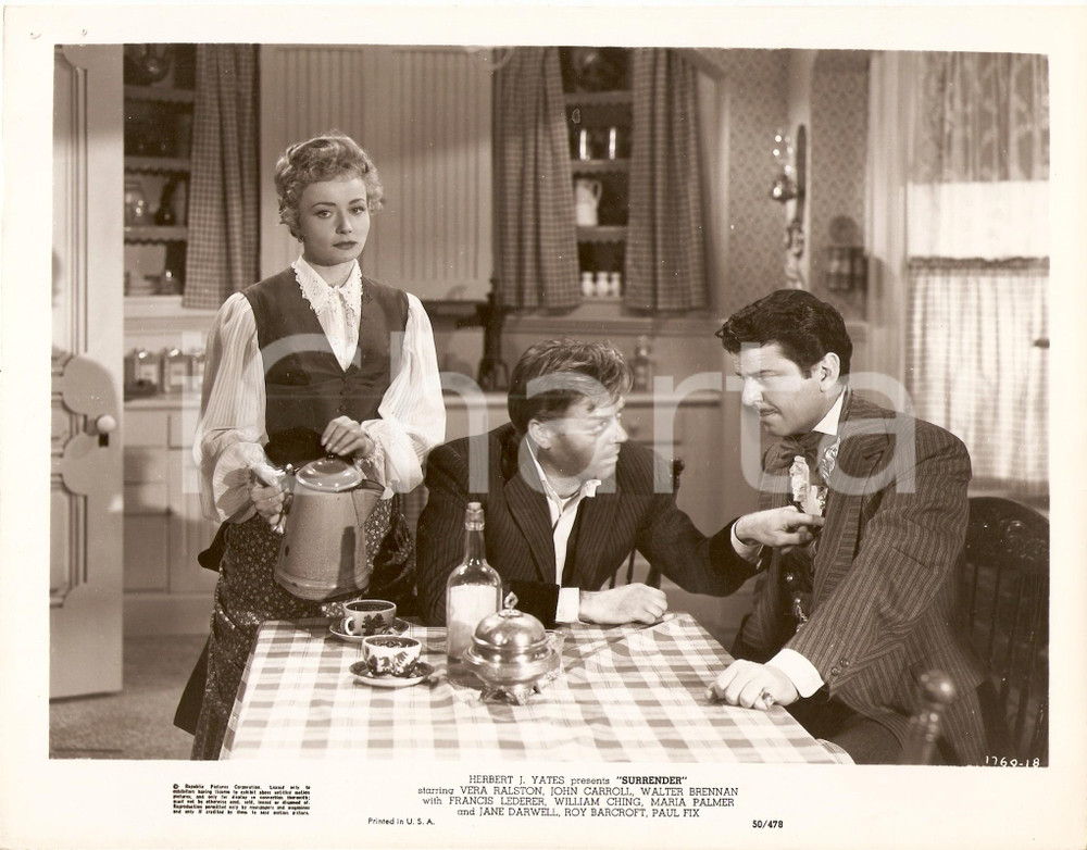 Fotografia d epoca originale 1950 SURRENDER John CARROLL Maria PALMER William CHING Regia Allan DWAN Foto 1