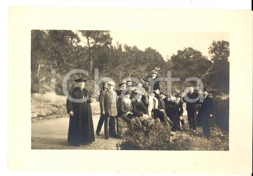 Fotografia d epoca originale 1930 ca FRANCE Gita in campagna con il parroco Foto VINTAGE 16x11 cm 1