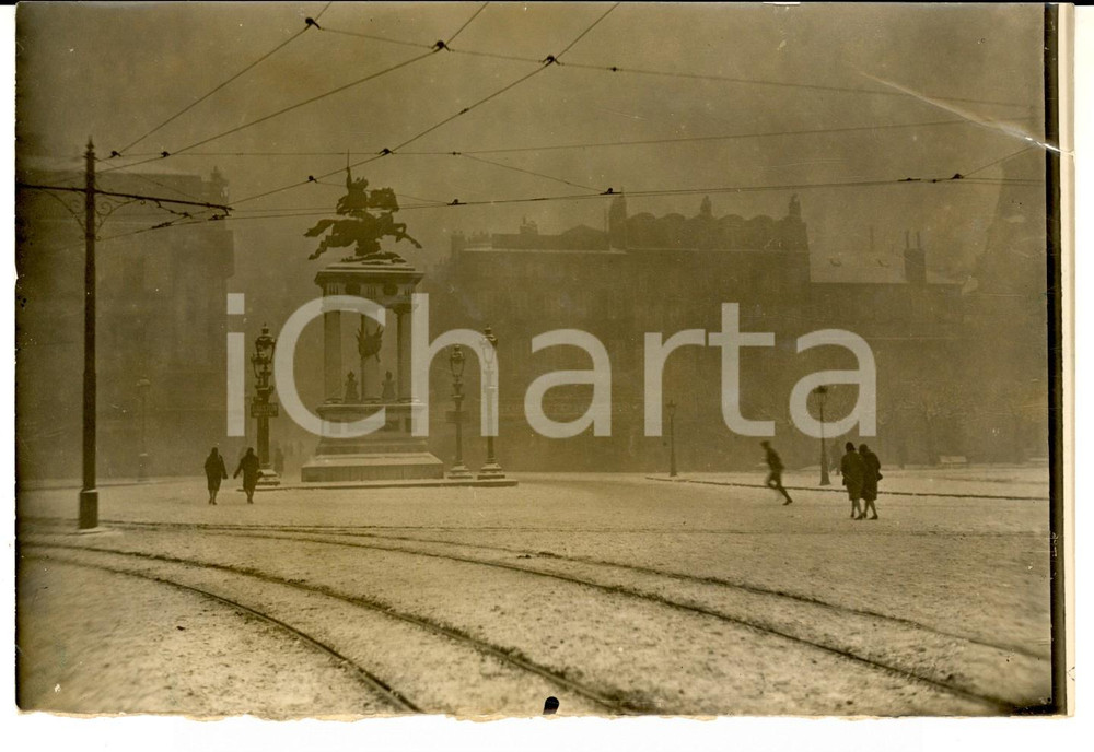 Fotografia d epoca originale 1940 ca CLERMONTFERRAND Place de JAUDE sous la neige Photo 18x13 cm 1