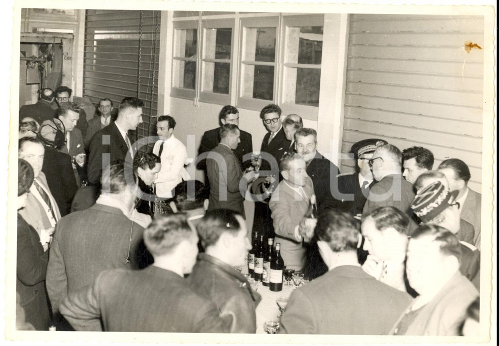 Fotografia d epoca originale 1960 SALON FRANCE Una festa di inaugurazione Foto MONNIER 18x12 cm 1