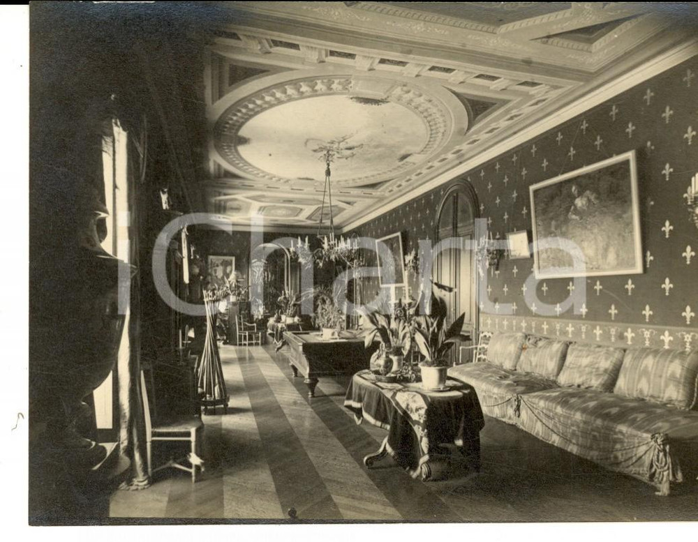 Fotografia d epoca originale 1920 ca FRANCE Sala d attesa in un castello Foto ARTISTICA 12x10 cm 1