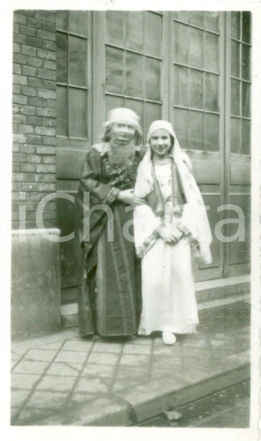 Fotografia d epoca originale 1937 FRANCE Spettacolo SON REGARD Giovani attrici in costume beduino Foto 6 x 11 1