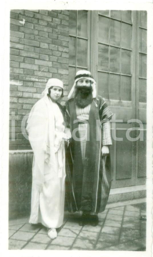 Fotografia d epoca originale 1937 FRANCE Spettacolo SON REGARD Attrici abbigliate da beduini Foto cm 6 x 11 1
