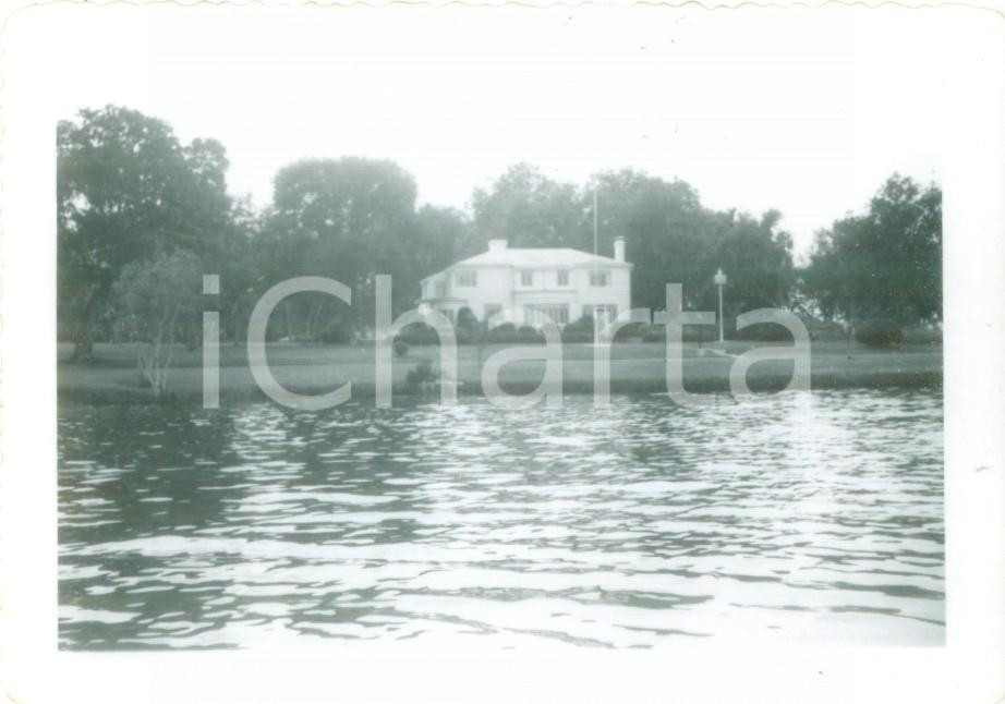 Fotografia d epoca originale 1953 LACKLAND AIR FORCE BASE USA Villa residenziale sul lago Fotografia 1
