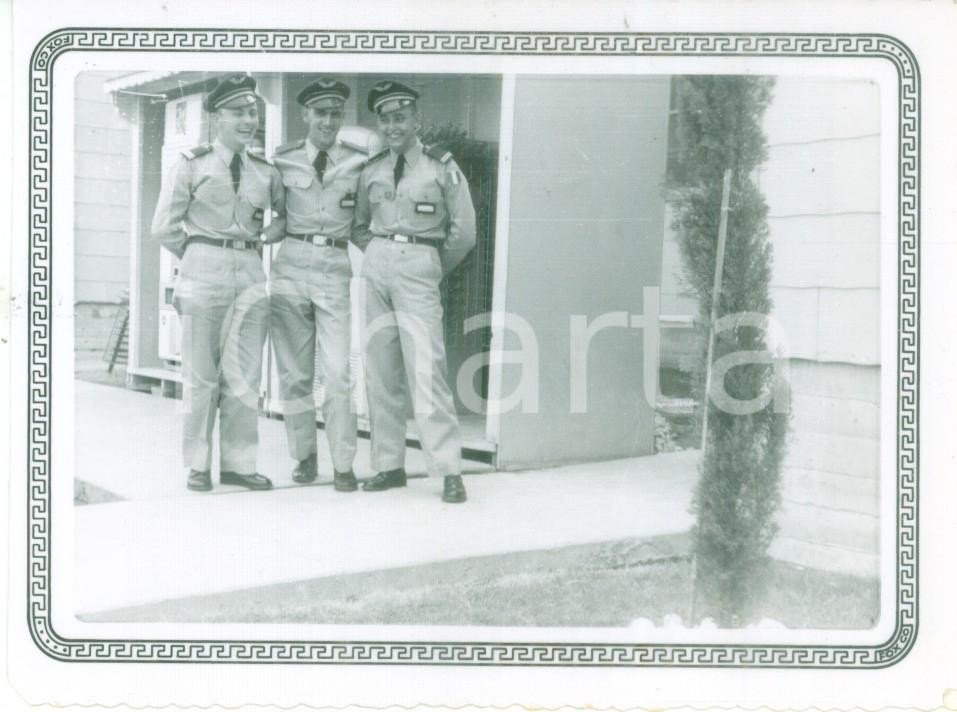 Fotografia d epoca originale 1953 SAN ANTONIO TEXAS USA Cadetti militari francesi scherzano in caserma Foto 1