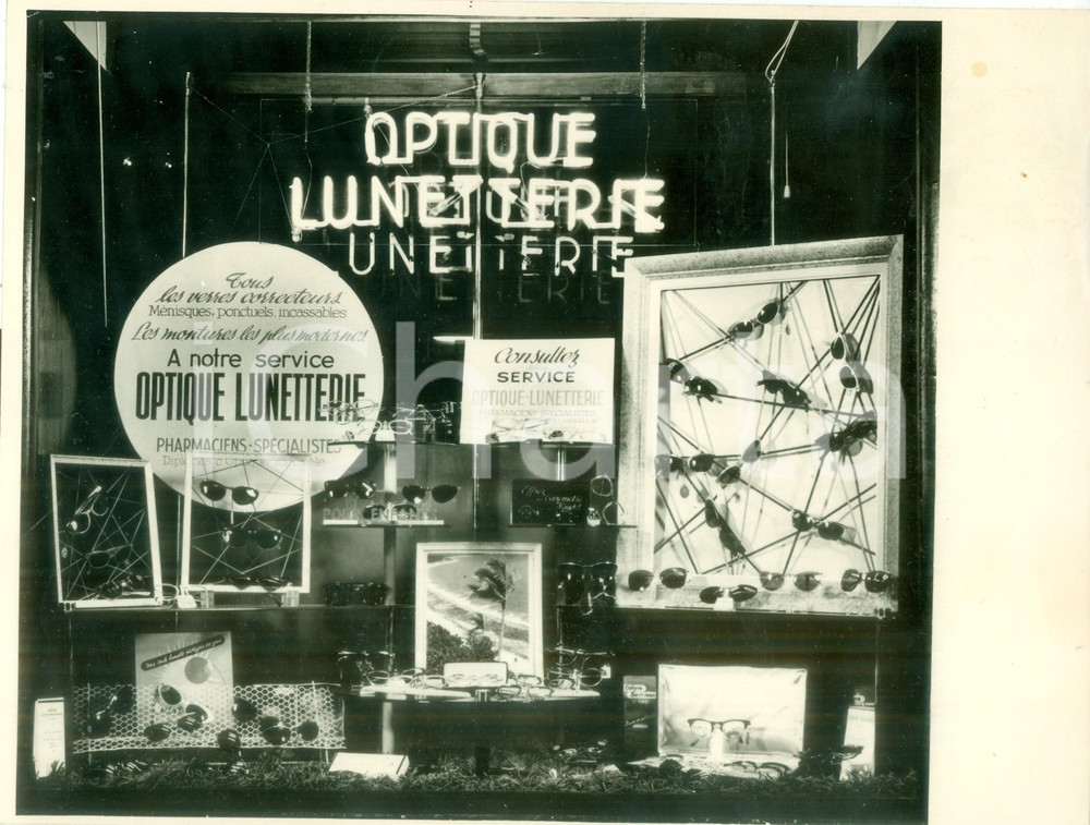 Fotografia d epoca originale 1960 ca PARIS ? Vetrina di un ottico Optique Lunetterie Fotografia 1