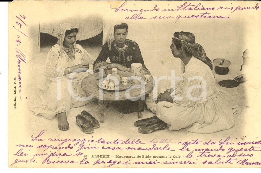 Cartolina originale da collezione 1905 COUTUMES ALGERIE Mauresque de BILDA prenant le cafÃ© Carte postale FP VG 1