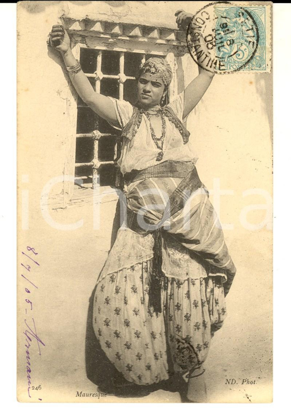 Cartolina originale da collezione 1905 COUTUMES ALGERIE Mauresque danse Ã  la fenetre Carte postale FP VG 1