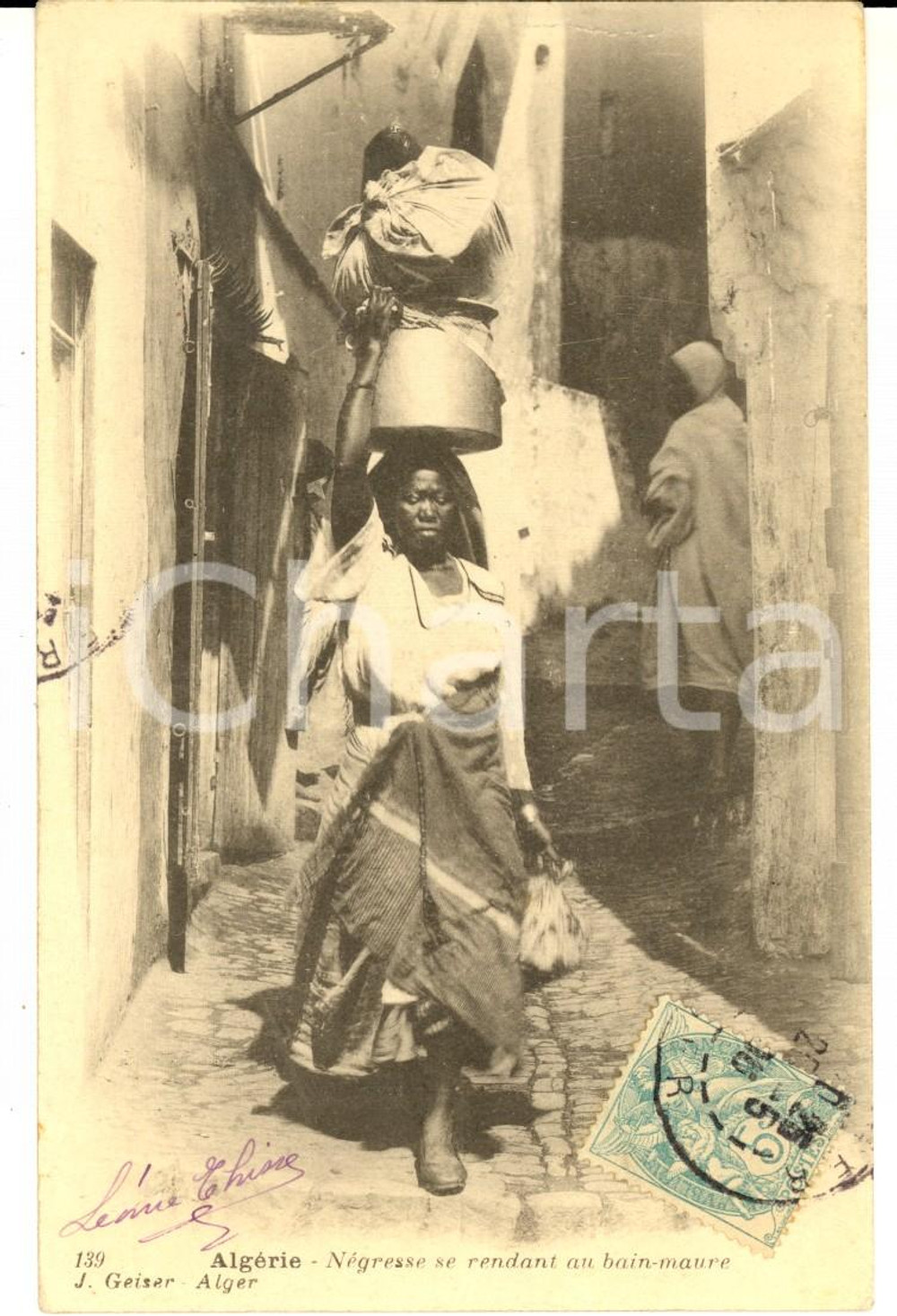 Cartolina originale da collezione 1906 COUTUMES ALGERIE NÃ©gresse se rendant au bainmaure Carte postale FP VG 1