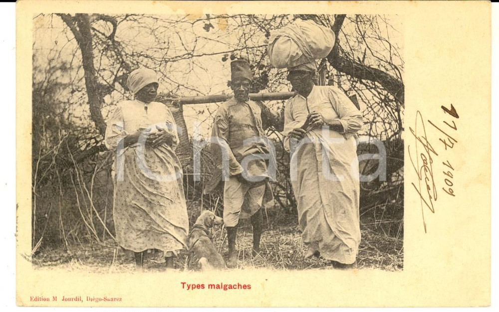 Cartolina originale da collezione 1909 MADAGASCAR Tipi malgasci in abito tradizionale Cartolina VINTAGE FP VG 1