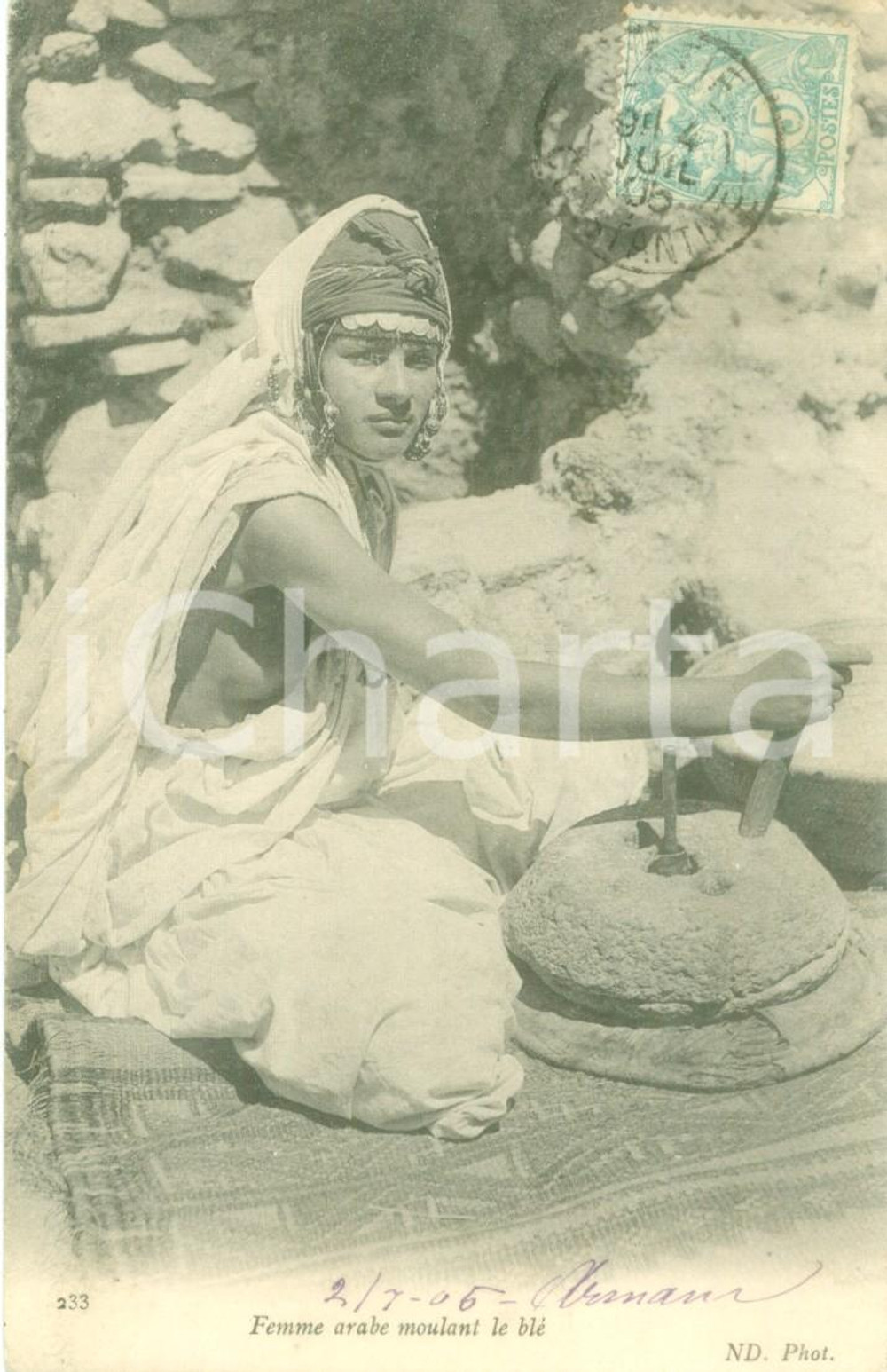 Cartolina originale da collezione 1905 ALGERIE ? Donna araba macina il grano Cartolina FP NV 1