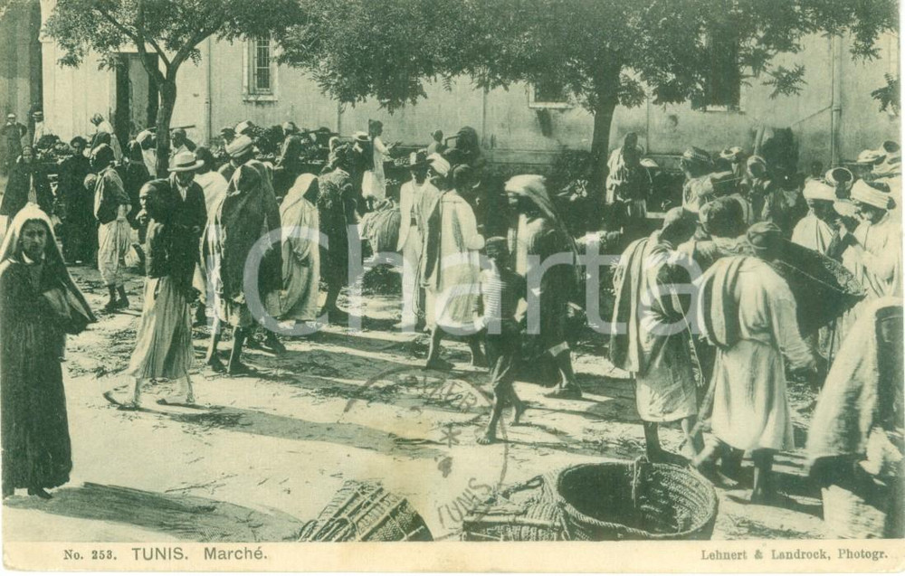 Cartolina originale da collezione 1920 ca TUNISI Folla di visitatori al mercato Cartolina ANIMATA FP VG 1