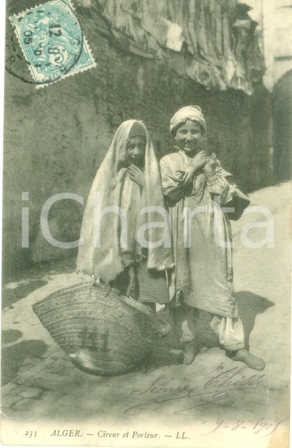 Cartolina originale da collezione 1905 ALGERI Due piccoli lustrascarpe facchini Cartolina FP VG 1