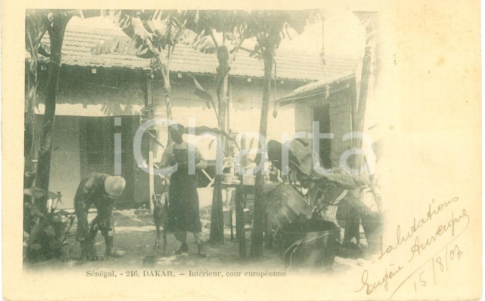 Cartolina originale da collezione 1907 DAKAR SENEGAL Interno di cortile europeo Cartolina ANIMATA FP NV 1