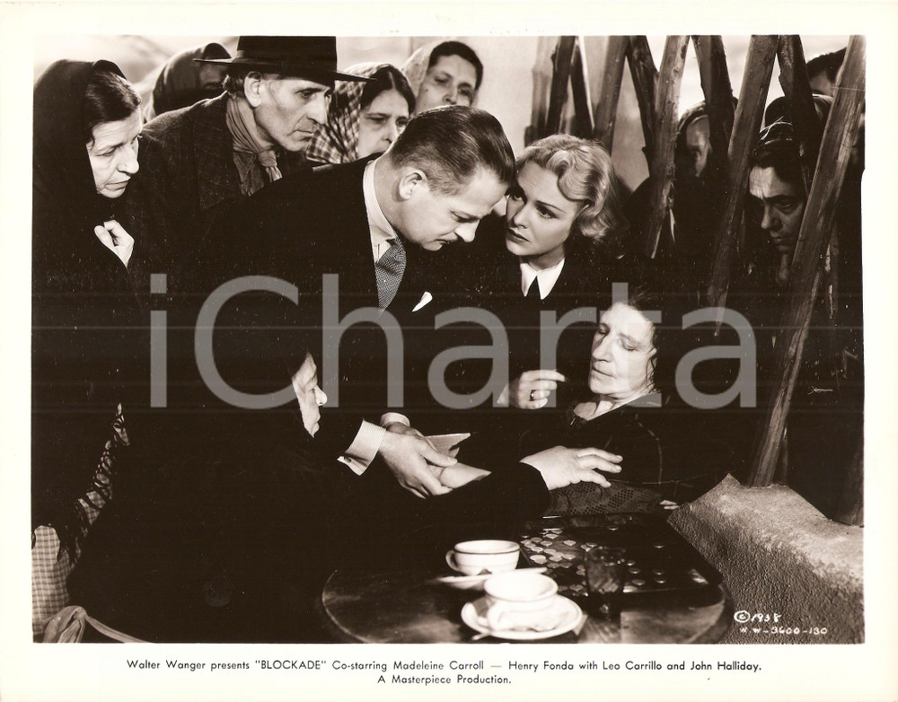 Fotografia d epoca originale 1938 BLOCKADE John HALLIDAY Madeleine CARROLL soccorrono anziana Foto 25 x 20 cm 1