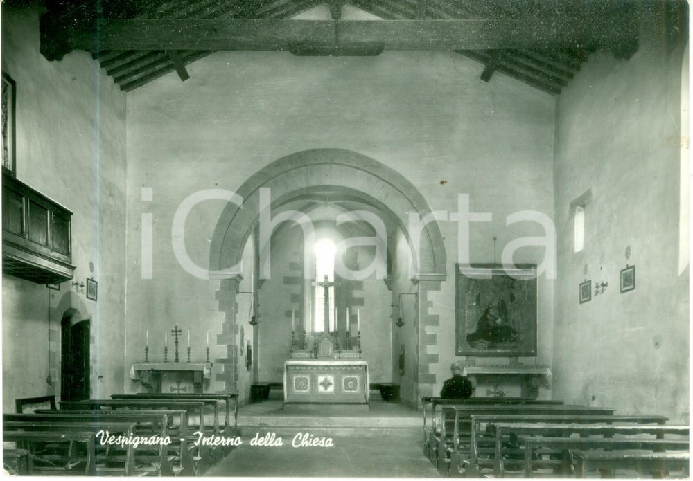 Cartolina originale da collezione 1960 ca VICCHIO FI Prete prega in chiesa a VESPIGNANO Cartolina FG NV 1