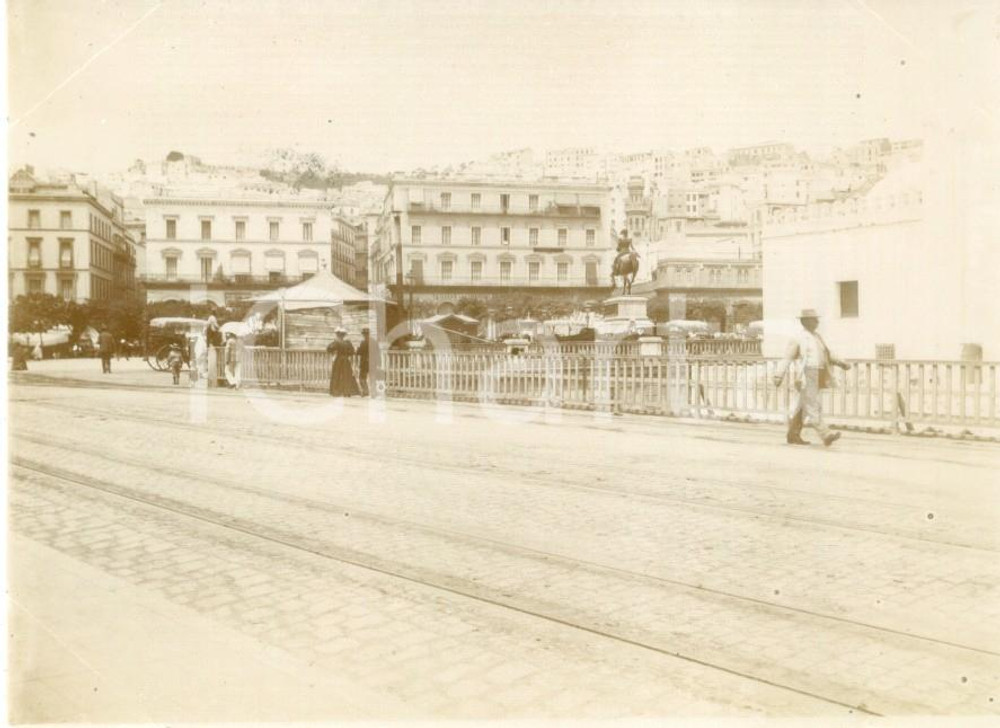 Fotografia d epoca originale 1894 ALGER ALGERIE A passeggio sulla Place du Gouvernement Foto cm 11 x 8 1