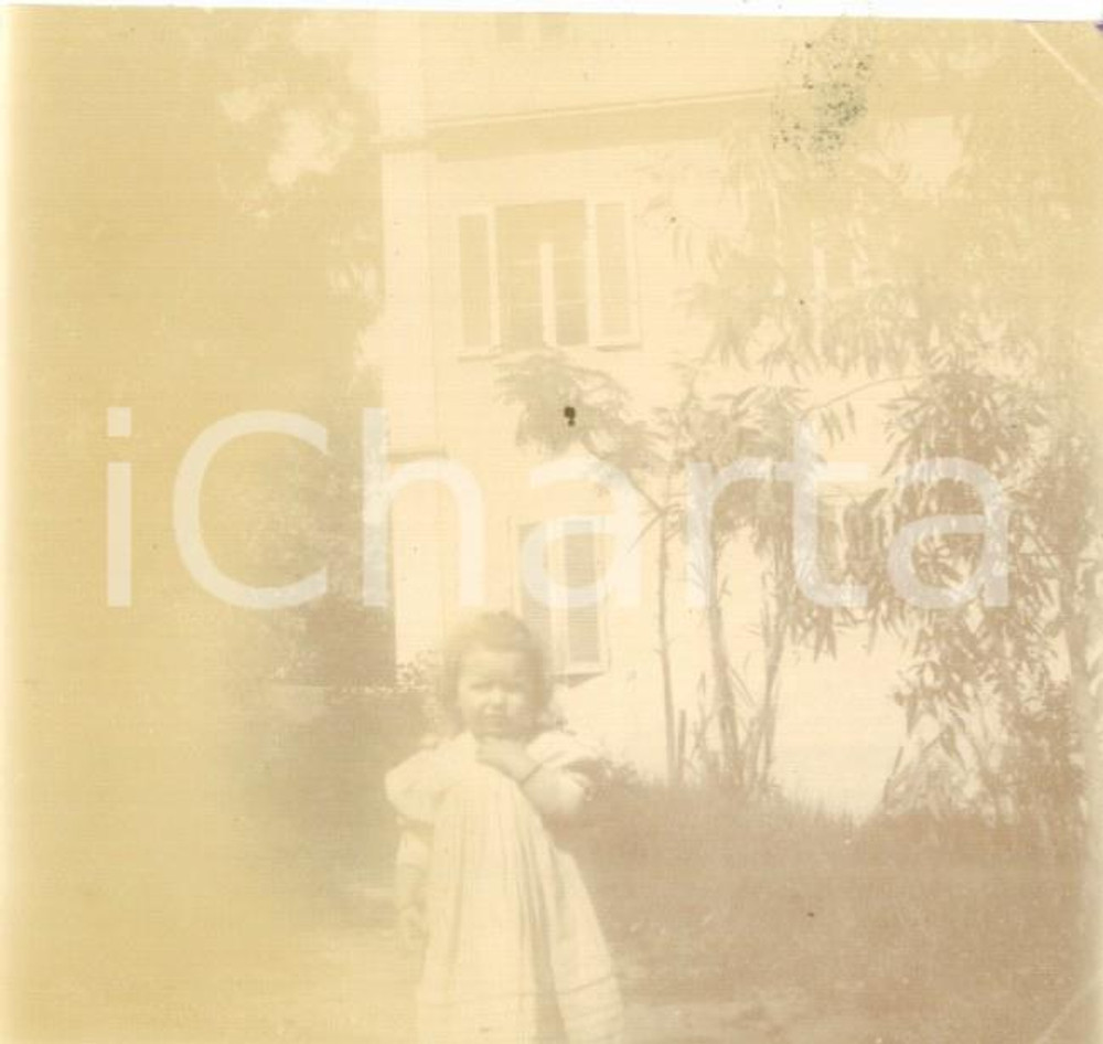 Fotografia d epoca originale 1892 MEDEA ALGERIE Bambina figlia di un ufficiale francese Foto cm 8 x 8 1