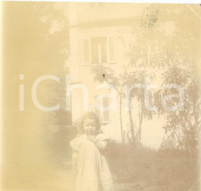 Fotografia d epoca originale 1892 MEDEA ALGERIE Bambina figlia di un ufficiale francese Foto cm 8 x 8 1
