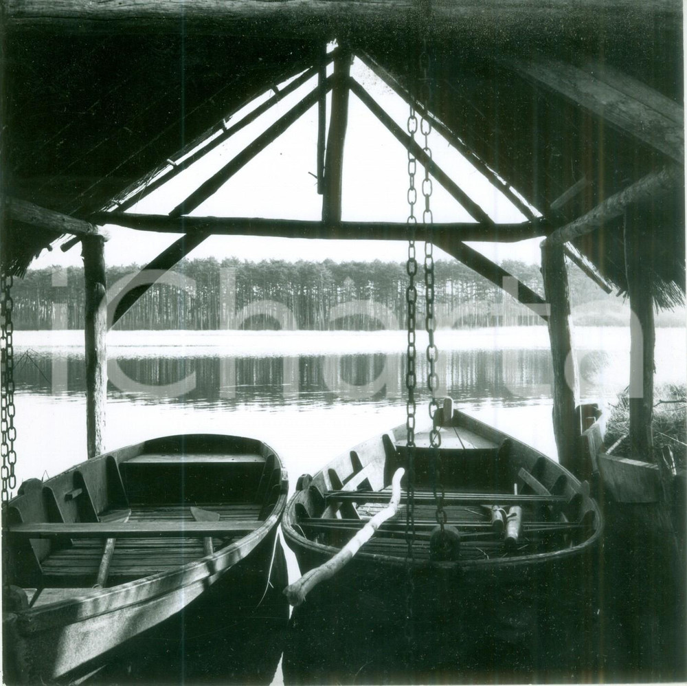 Fotografia d epoca originale 1950 ca FRANCE Barche ormeggiate al deposito sul fiume Fotografia artistica 1