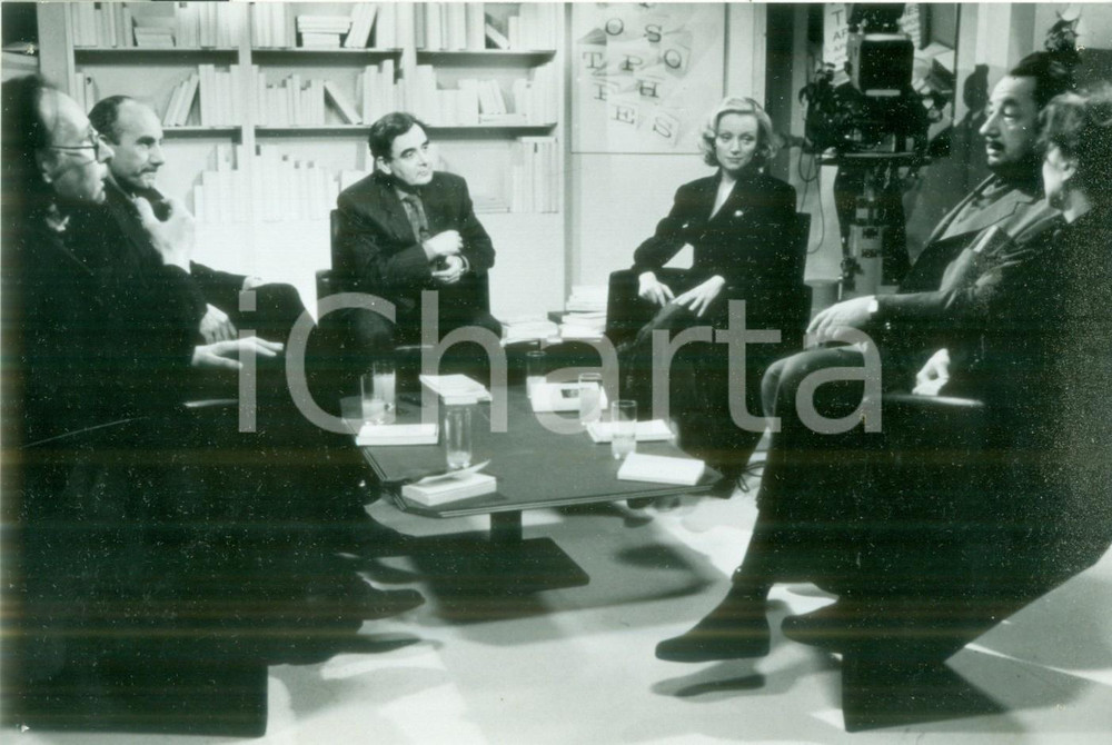 Fotografia d epoca originale 1990 FRANCE Bernard PIVOT intervista Philippe NOIRET ad Apostrophes Fotografia 1