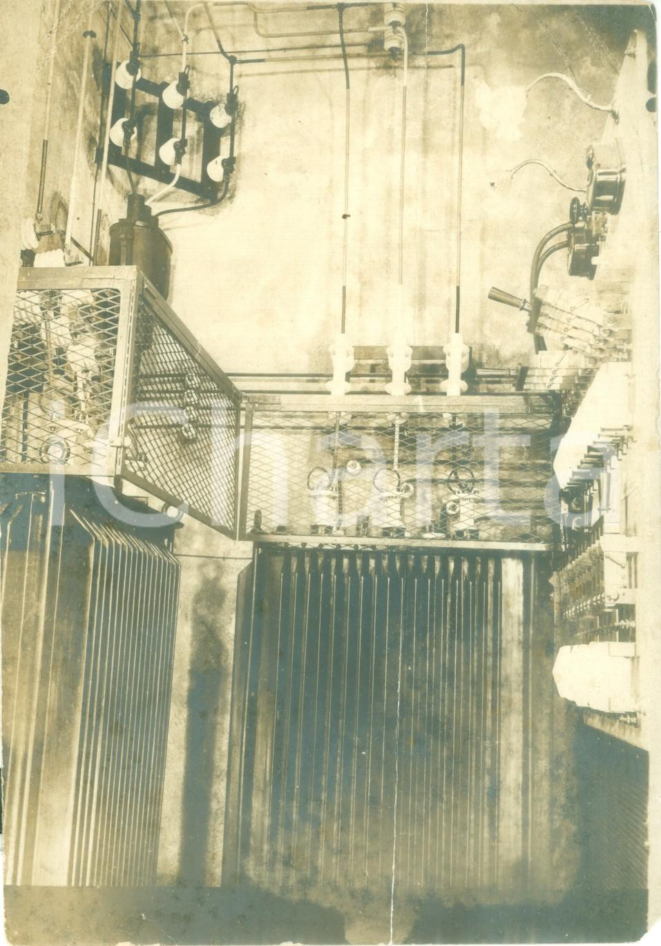 Fotografia d epoca originale 1940 ca FRANCE Interno di una cabina trasformatore Fotografia 1