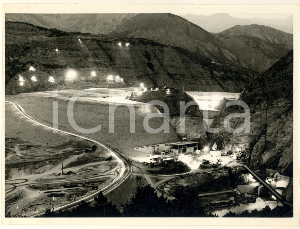 Fotografia d epoca originale 1955 ca FRANCE Diga di Serre Ponçon in costruzione  Foto artistica serale 1 1