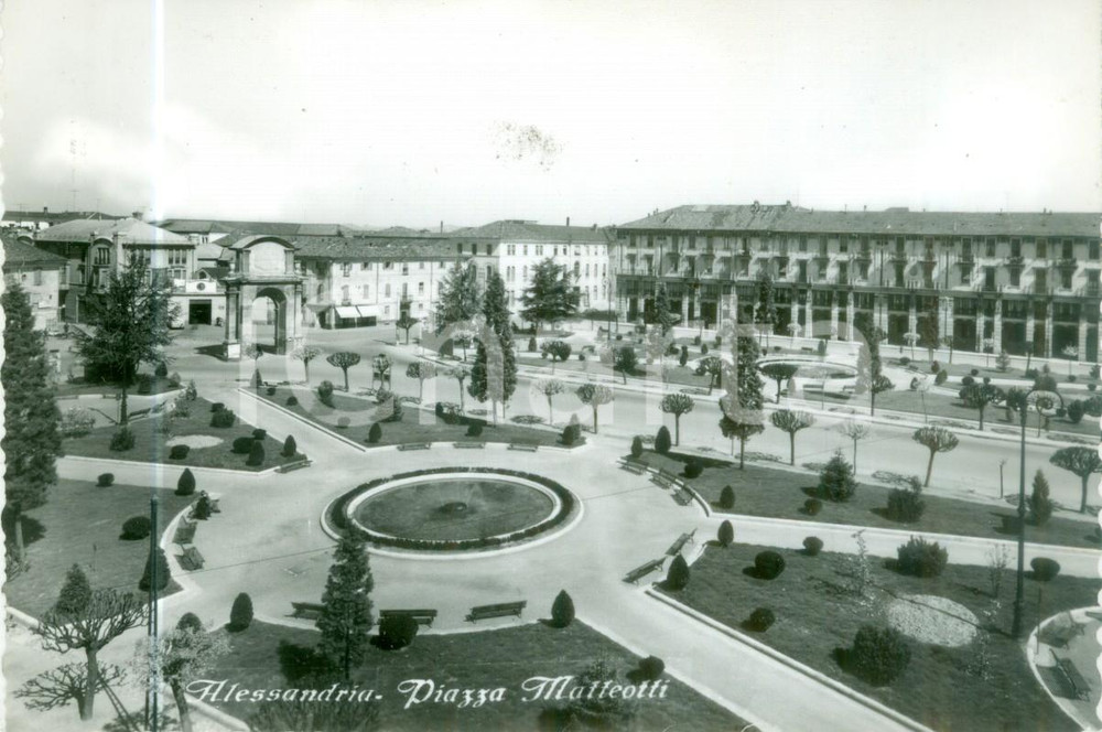 Cartolina originale da collezione 1965 ca ALESSANDRIA Veduta di Piazza MATTEOTTI Cartolina FG NV 1