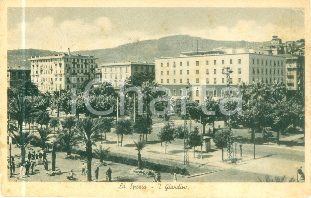 Cartolina originale da collezione 1930 ca LA SPEZIA Ragazzini ai giardini pubblici Cartolina FP NV 1