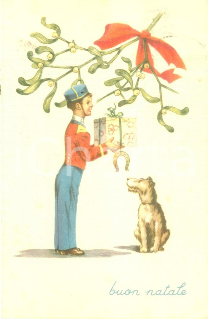 Cartolina originale da collezione 1951 AUGURI DI NATALE Giovane fattorino consegna regalo a un cane Cartolina FP 1