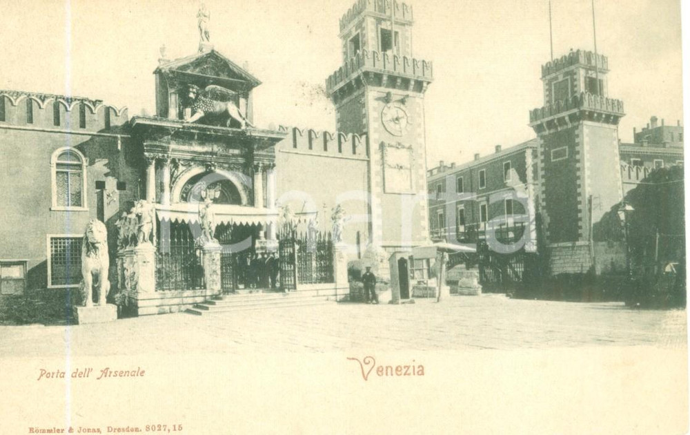 Cartolina originale da collezione 1925 ca VENEZIA Porta dell Arsenale con custode Cartolina ANIMATA FP NV 1