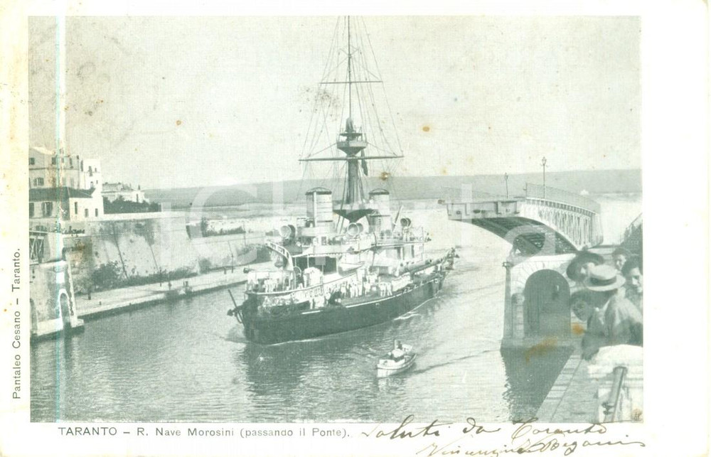 Cartolina originale da collezione 1904 TARANTO Regia Nave MOROSINI passa il ponte Cartolina FP VG 1