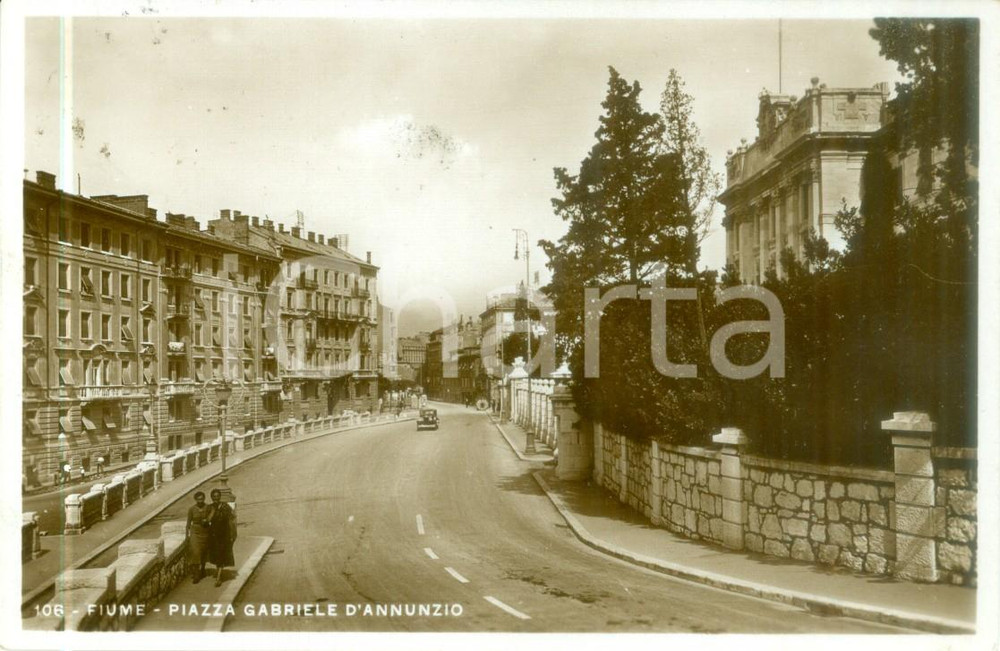 Cartolina originale da collezione 1936 FIUME Donne a passeggio in Piazza Gabriele D ANNUNZIO Cartolina FP VG 1