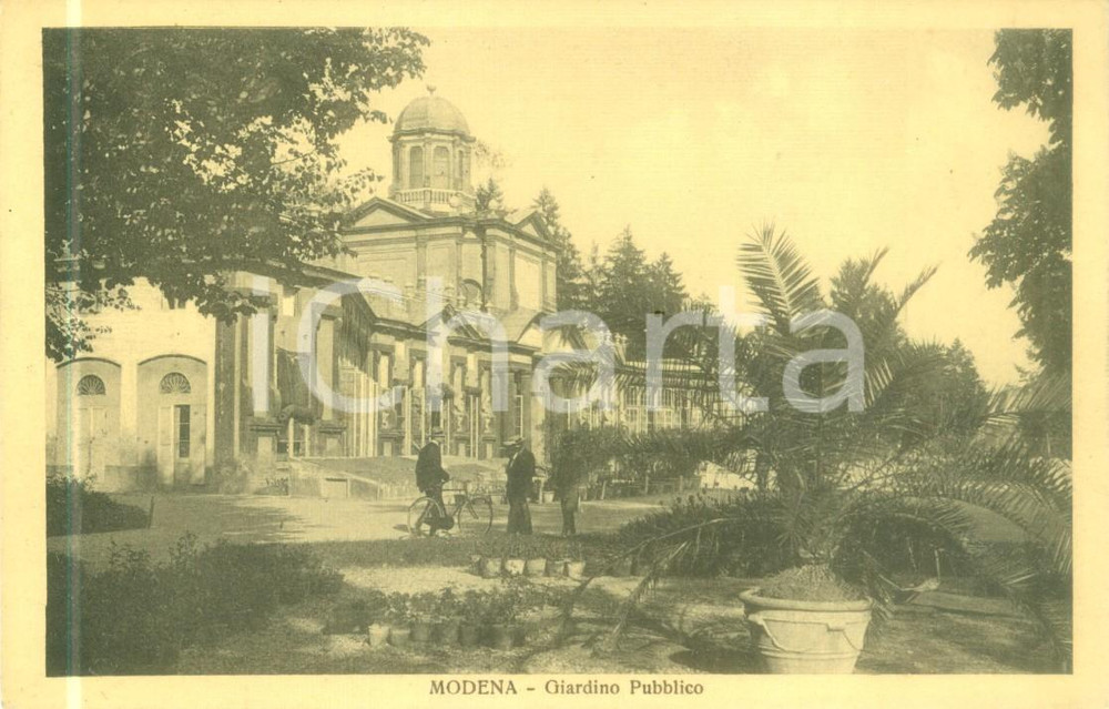 Cartolina originale da collezione 1935 ca MODENA Passanti al Giardino Pubblico Cartolina FP NV 1