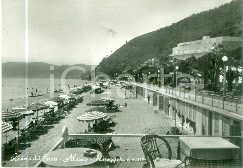 Cartolina originale da collezione 1953 ALASSIO SV Passeggiata a mare sulla Riviera dei Fiori Cartolina FG VG 1