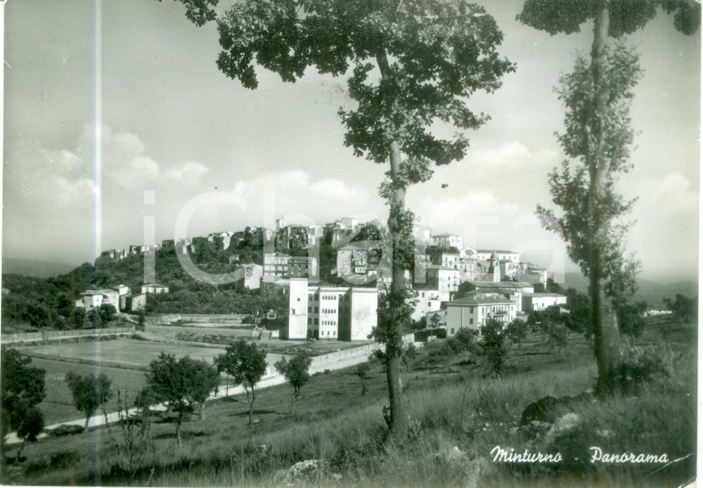 Cartolina originale da collezione 1954 MINTURNO TO Panorama della cittÃ  Cartolina postale FG VG DANNEGGIATA 1