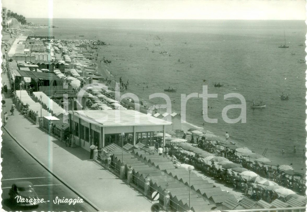 1956 VARAZZE (SV) Stabilimenti balneari sul lungomare *Cartolina ANIMATA FG VG